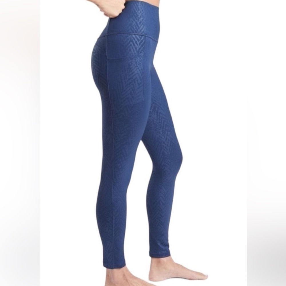 Blue Athleta Salutation 7/8 Leggings